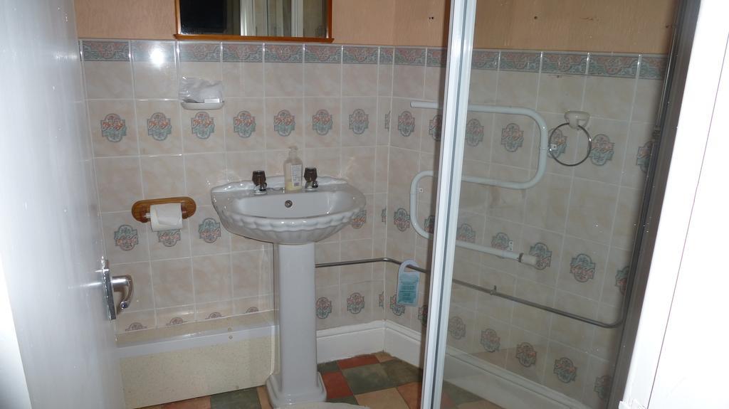 Whitehall Guest House Colwyn Bay Luaran gambar